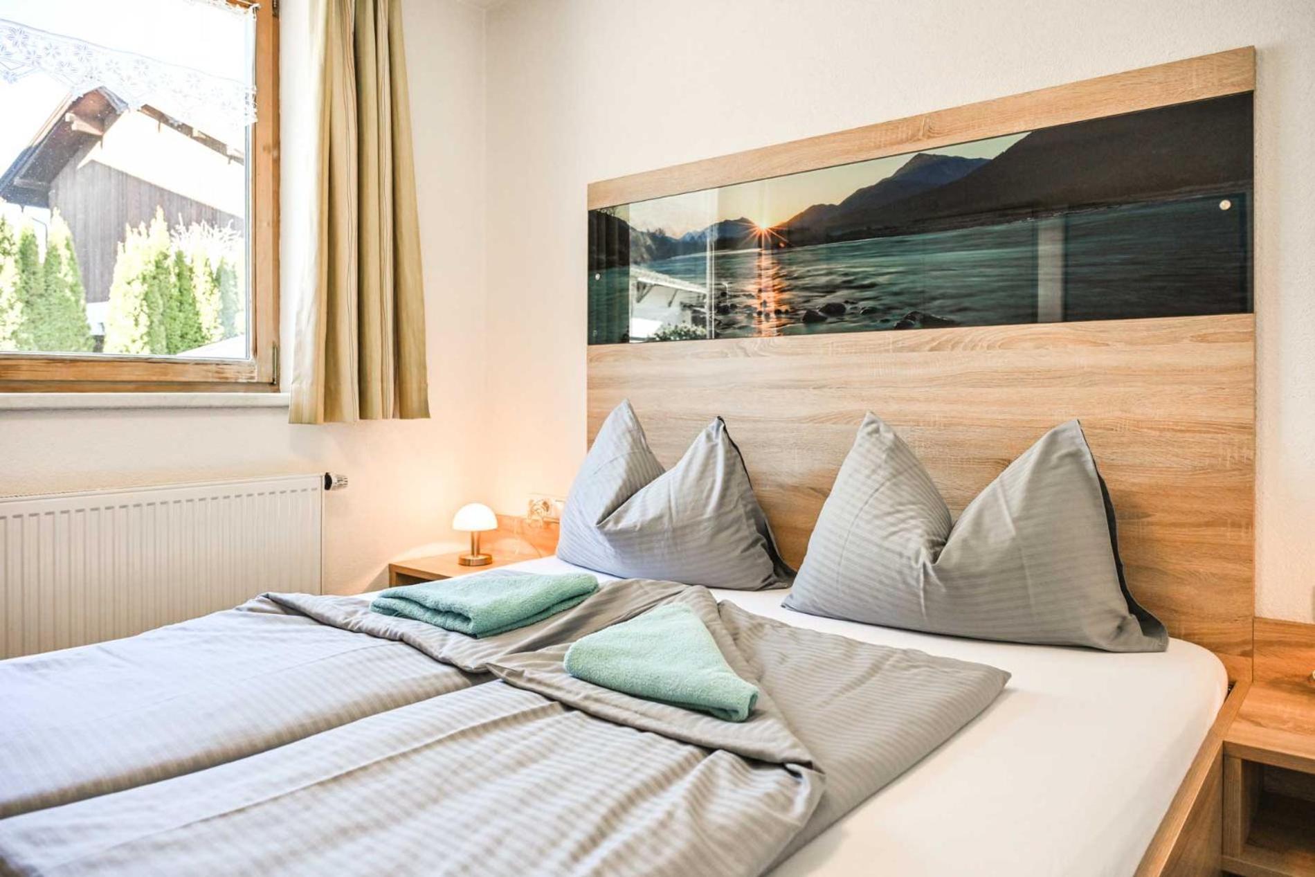 Appartements Schwarzer Adler Elbigenalp Bagian luar foto